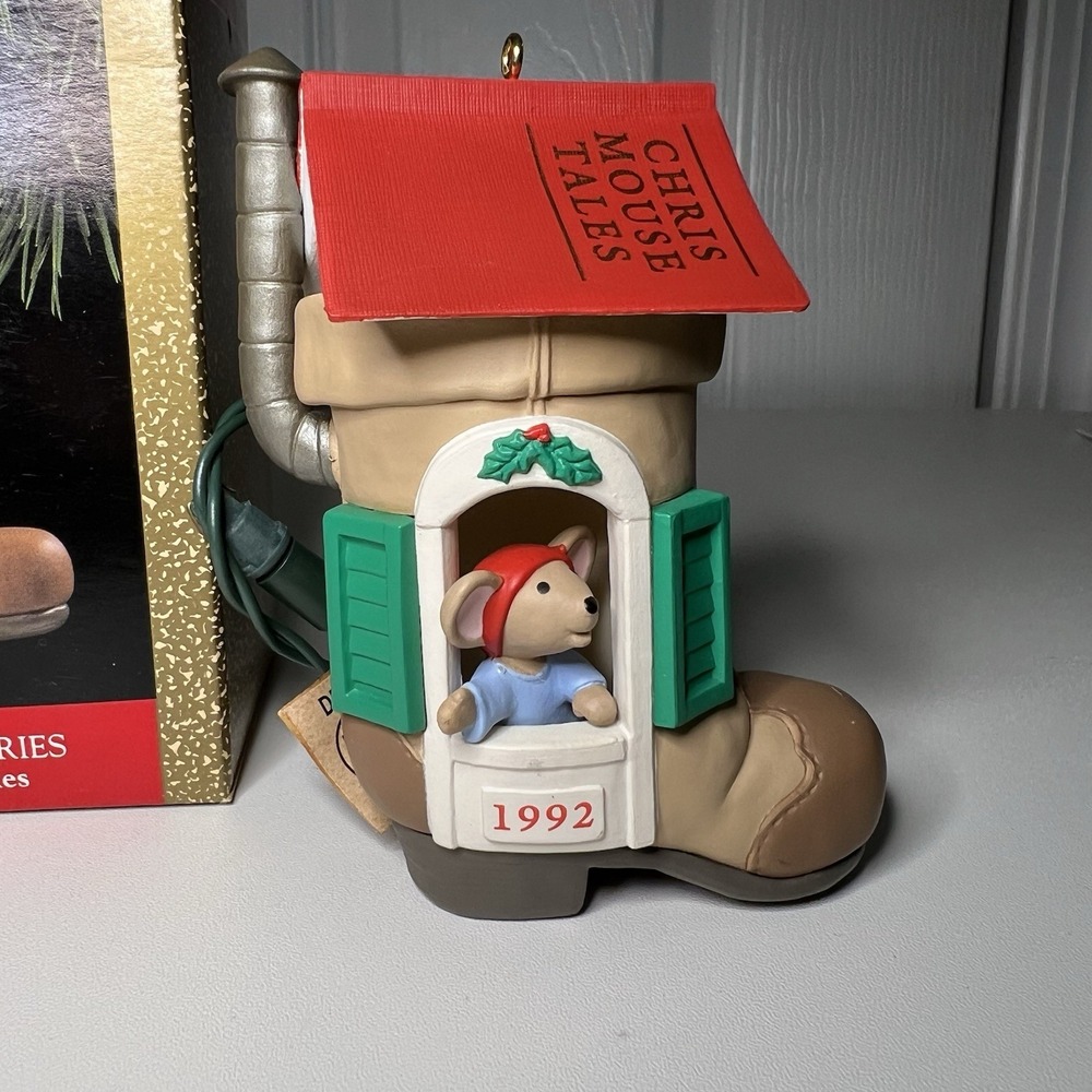 1992 Hallmark‎ Series Christmas Ornament CHRIS MOUSE Tales Shoe House